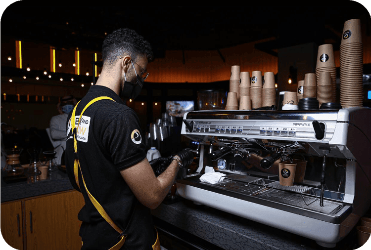 هوية بصرية لمقهى بلاك اند يلو